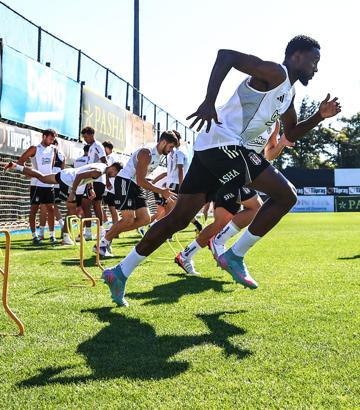 Beşiktaş’ta Ndidi takımla ilk antrenmanına çıktı