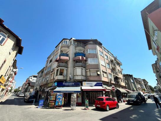 Edirne’de kolonlarında hasar tespit edilen apartman tahliye edildi