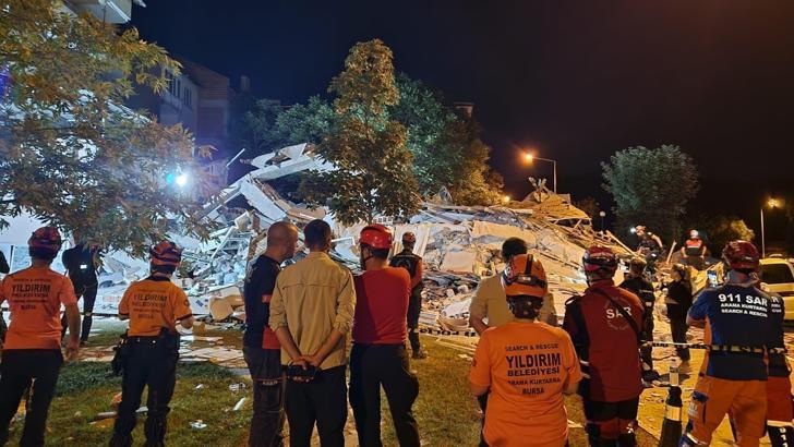 Yıldırım Belediyesi’nden Sındırgı’daki deprem bölgesine destek