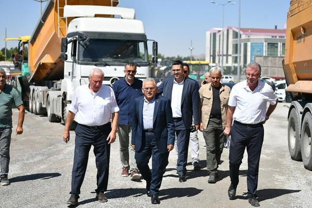 Başkan Büyükkılıç, 2 milyon TL’lik asfalt yenileme çalışmalarını inceledi