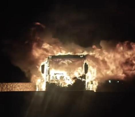 Hatay'da yolcu otobüsü alev alev yandı; o anlar kamerada