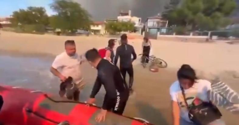 Çanakkale’deki orman yangınlarında mahsur kalan 348 vatandaş kurtarıldı