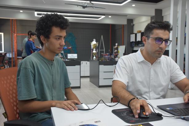 Üniversite adaylarına parmak izinden 'tercih' desteği