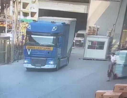 İstanbul - 55 bin dolar değerindeki bebek bezlerini çalan nakliyeci yakalandı