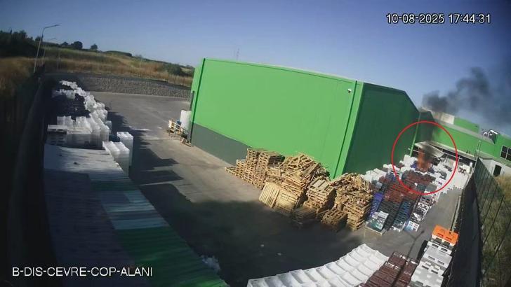 Gönen'de 2 işçinin öldüğü fabrika yangını güvenlik kamerasında