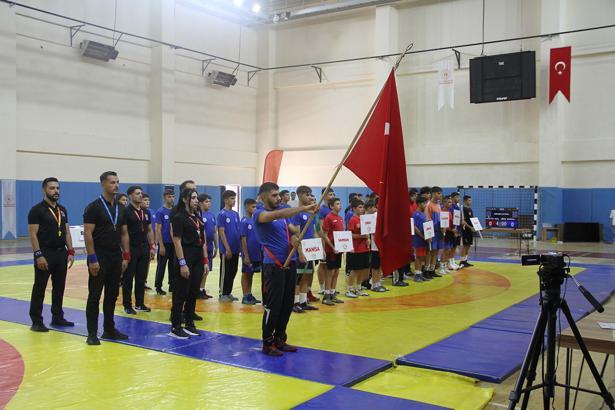 Anadolu Yıldızlar Ligi Türkiye Güreş Şampiyonası, Kula'da başladı