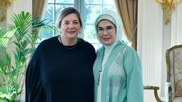 Emine Erdoğan, Gürcistan Devlet Başkanı'nın eşi Tamar Bagrationi ile bir araya geldi