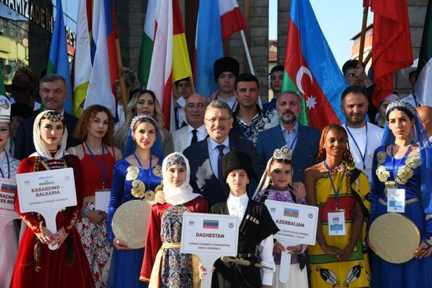 36 ülke Trabzon’da horon ile el ele