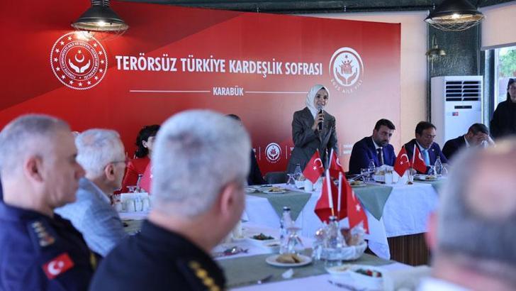 Bakan Göktaş, 'Terörsüz Türkiye Kardeşlik Sofrası'nda Karabüklülerle buluştu