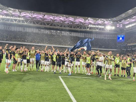 Fenerbahçe, Şampiyonlar Ligi'nde play-off turuna yükselirken ilkleri de yaşadı