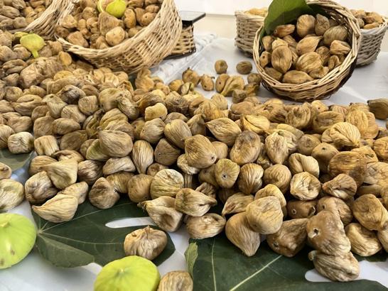 Aydın'da sezonun ilk kuru inciri 800 liradan satıldı