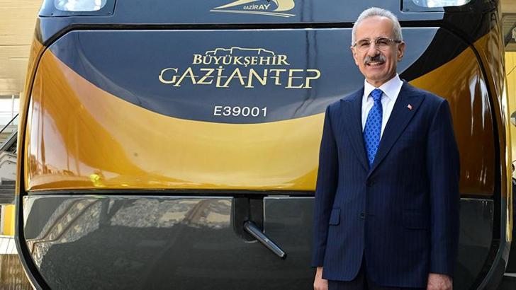 Bakan Uraloğlu: Kendi ürettiğimiz yerli araçlarımız yolcu taşımacılığına başlayacak