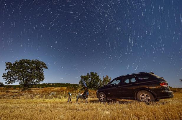 Gökyüzünde meteor şöleni