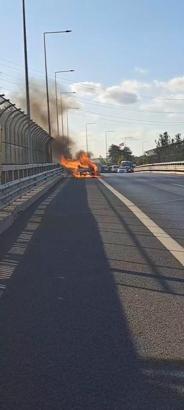 İstanbul - Ümraniye’de otomobil alev alev yandı