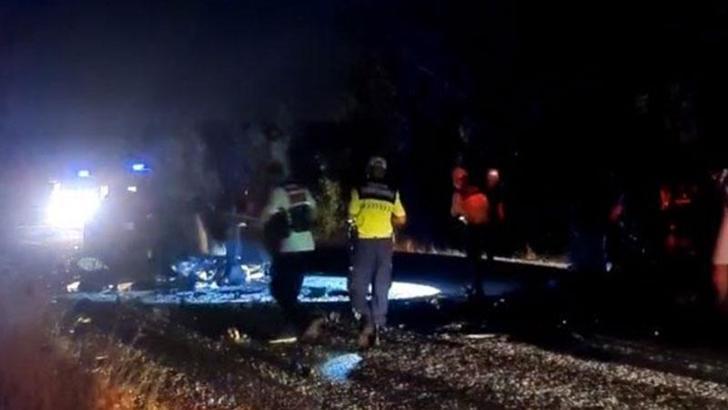 Çanakkale’de iki otomobil çarpıştı: 6 ölü