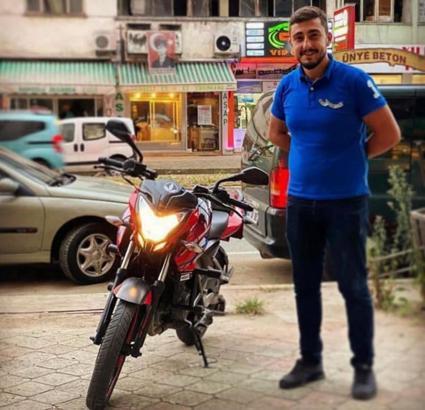 Bariyerlere çarpan motosikletin sürücüsü öldü