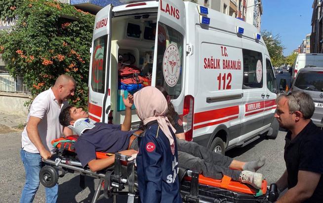 Otomobil ile çarpışan motosikletin sürücüsü yaralandı