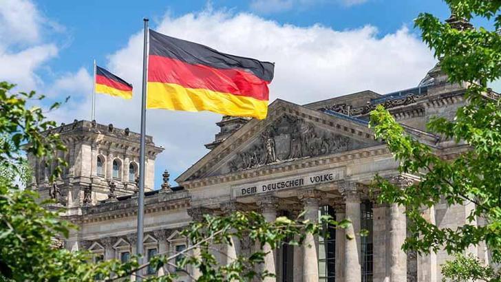 Almanya'dan Ukrayna'ya 500 milyon dolar askeri yardım