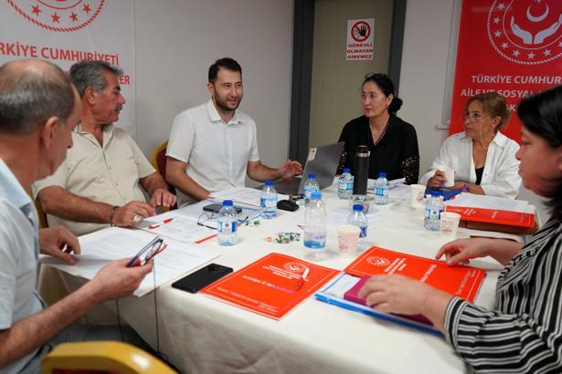 Yaşlı bireylerin sorunları ve çözüm önerileri görüşüldü