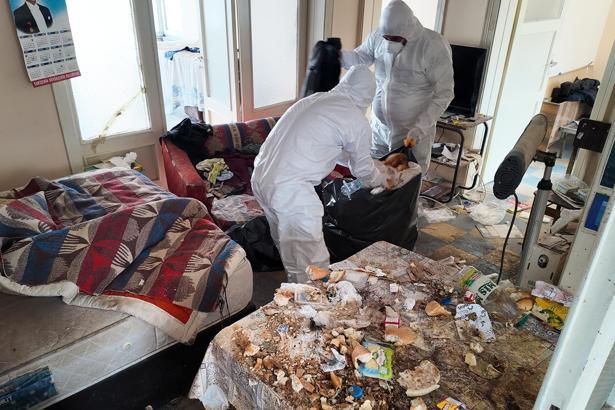 Evden 550 kilo plastik şişe çıktı