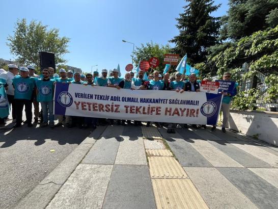 Sağlık-Sen Genel Başkanı Doğan: Biz sadaka değil, hak ettiğimiz ücretleri istiyoruz