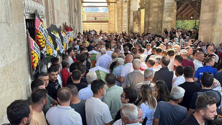 Çanakkale’deki kazada ölen Evrim ve Atakan, Edirne’de toprağa verildi