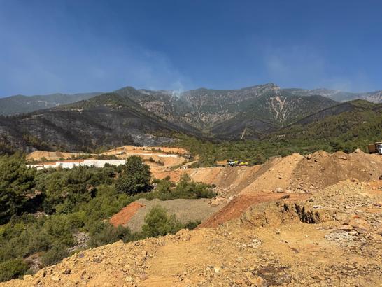 Hatay'da orman yangılarına müdahale sürüyor