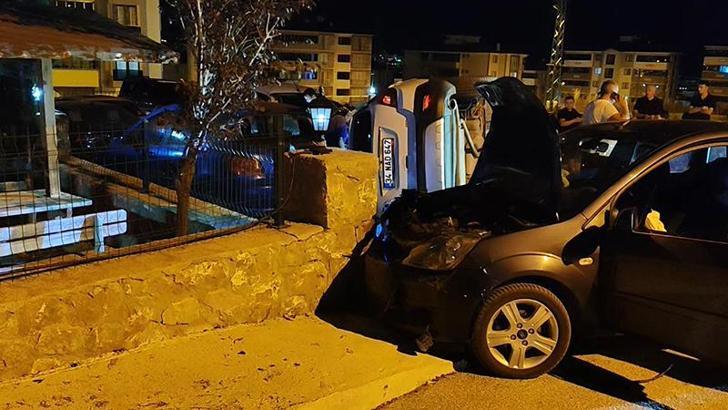 3 otomobilin karıştığı kaza kamerada; 1'i çocuk, 3 yaralı