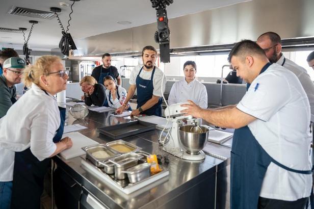 Romanyalı ve Türk şefler İstanbul’da gastronomi için buluştu
