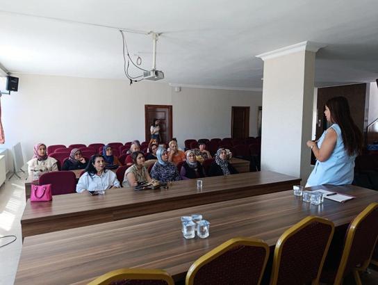 Yayladağı’nda kadına yönelik şiddetle mücadele eğitimi verildi