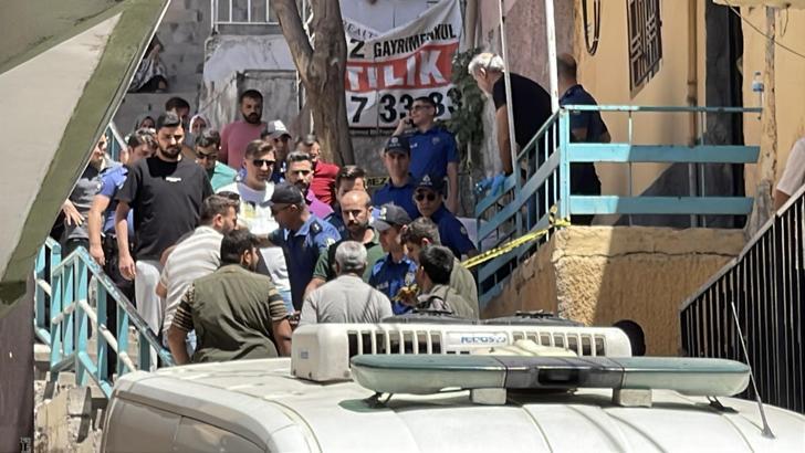 Anne ve babası evde ölü bulundu, 5 yaşındaki Dicle aranıyor