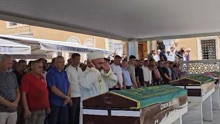 Atık yağ tankına düşüp ölen anne ile oğlu toprağa verildi