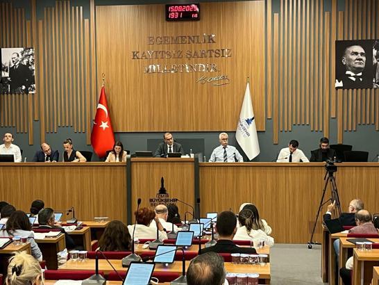 İzmir Büyükşehir Belediyesi meclisinde İZBAN'da 90 dakikanın kaldırılma kararı
