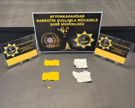 Durdurulan araçlardan uyuşturucu çıktı