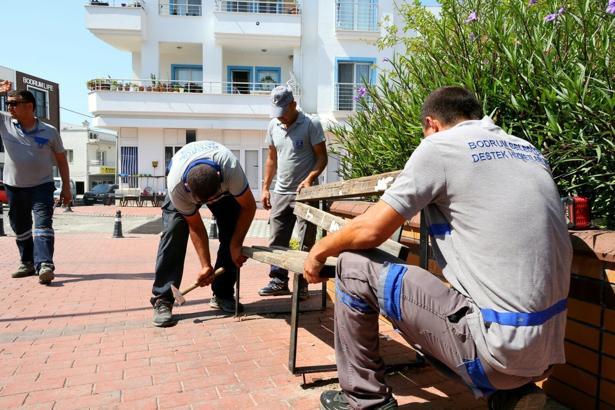 Bodrum'da 3 mahallede eskiyen kent mobilyaları yenilendi