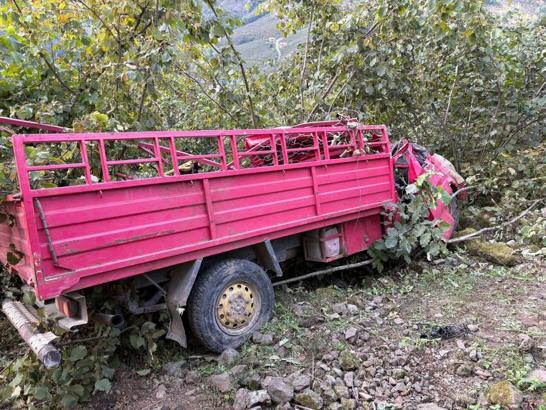 Giresun’da fındık işçilerini taşıyan kamyonet şarampole yuvarlandı: 4 ölü 1 yaralı