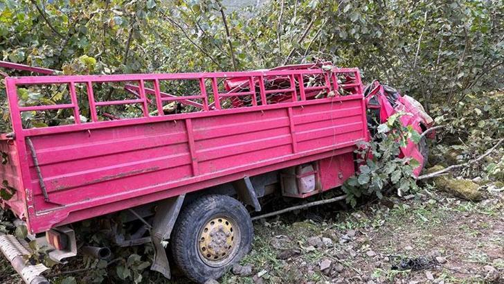Giresun’da fındık işçilerini taşıyan kamyonet şarampole yuvarlandı: 4 ölü 1 yaralı