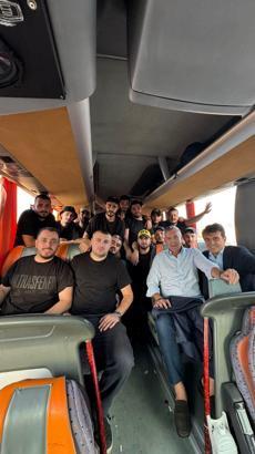 Fenerbahçe Başkanı Ali Koç taraftarlarla stada geldi