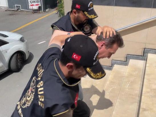 İstanbul - 59 yıl kesinleşmiş hapis cezası bulunan firari hükümlü yakalandı