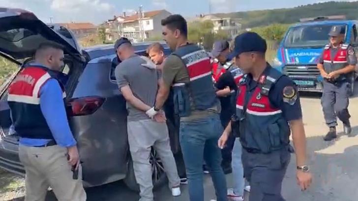 Eyüpsultan'da jandarma vale kılığına girip suçüstü yakaladı; 278 bin uyuşturucu hap ele geçirdi