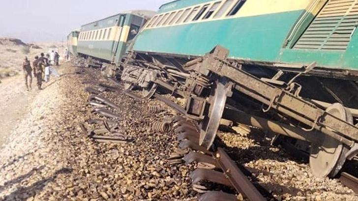 Pakistan’da tren kazası: 1 ölü, 33 yaralı