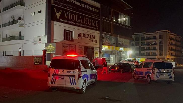 Düğün salonunda tekmeli, yumruklu, bıçaklı kavga: 2 yaralı