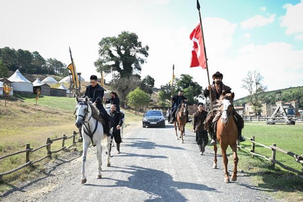 Bakan Ersoy'dan, film platosu ziyareti