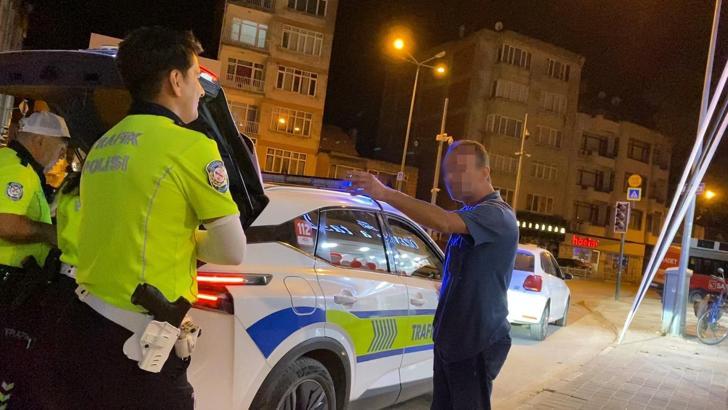 Otomobilini yol ortasına park edip, çorba içmeye giden alkollü sürücüye 45 bin TL ceza