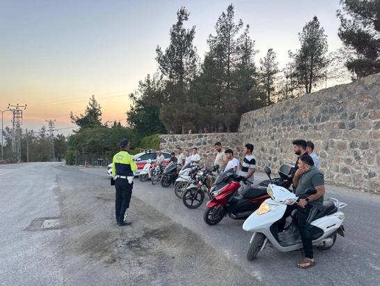 Kilis'te, jandarmadan motosiklet denetimi