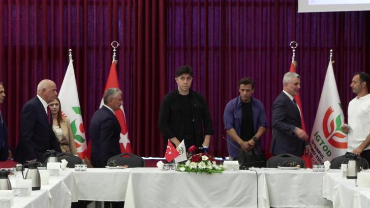 İstanbul - Ticaret Bakanı Bolat, İstanbul Gıda Toptancılar Çarşısı’nda sektör temsilcileri ile buluştu