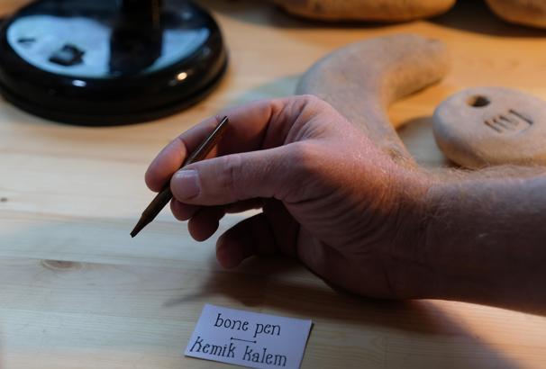 Türkmen Karahöyük'te 2 bin yıllık kalem bulundu