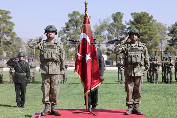 Mardin 4. Hudut Alay Komutanlığı’nda sancak devir teslim töreni
