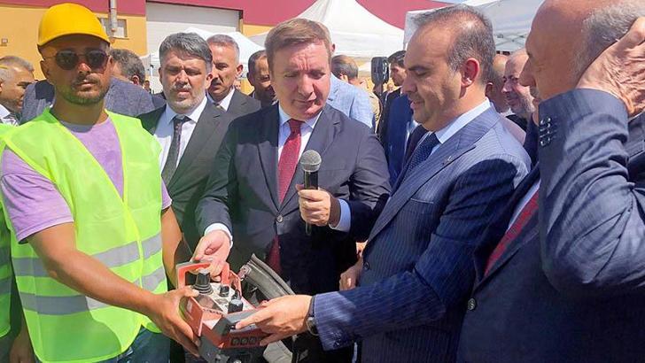 Bakan Kacır: Ekonomimiz büyümesini sürdürüyor