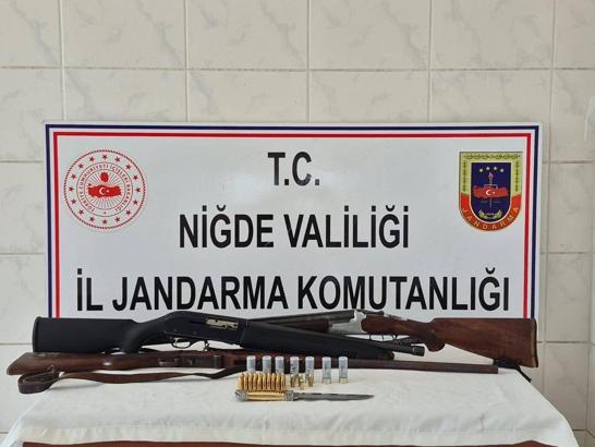 Niğde’de ruhsatsız silah operasyonu; 4 gözaltı